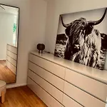 Modernes Penthouse Mit Whirlpool, Xxl-terrasse Mit Bergblick & Tischfussball ולדקירכן