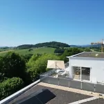Modernes Penthouse Mit Whirlpool, Xxl-terrasse Mit Bergblick & Tischfussball דירה ולדקירכן