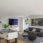 Modernes Penthouse Mit Whirlpool, Xxl-terrasse Mit Bergblick & Tischfussball *
