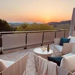 Modernes Penthouse Mit Whirlpool, Xxl-terrasse Mit Bergblick & Tischfussball * ולדקירכן