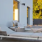 Modernes Penthouse Mit Whirlpool, Xxl-terrasse Mit Bergblick & Tischfussball דירה