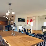 Modernes Penthouse Mit Whirlpool, Xxl-terrasse Mit Bergblick & Tischfussball ולדקירכן