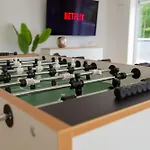 Modernes Penthouse Mit Whirlpool, Xxl-terrasse Mit Bergblick & Tischfussball ולדקירכן