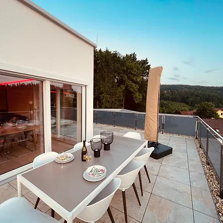 Penthouse Mit Whirlpool, Sauna, Xxl-terrasse Mit Bergblick&tischfußball