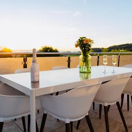 Penthouse Mit Whirlpool, Sauna, Xxl-terrasse Mit Bergblick&tischfußball