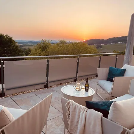 Penthouse Mit Whirlpool, Sauna, Xxl-terrasse Mit Bergblick&tischfußball * Waldkirchen
