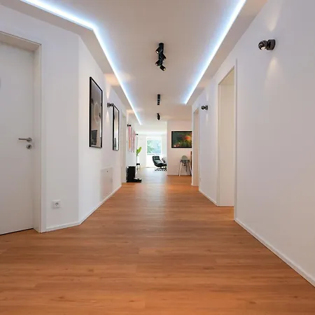 Apartment Penthouse Mit Whirlpool, Sauna, Xxl-terrasse Mit Bergblick&tischfußball *