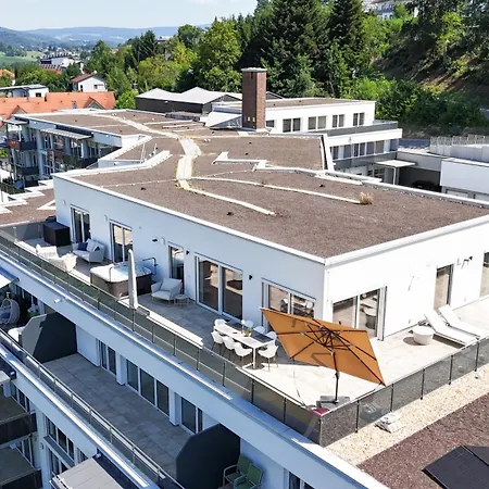 Penthouse Mit Whirlpool, Sauna, Xxl-terrasse Mit Bergblick & Tischfussball Lägenhet Waldkirchen