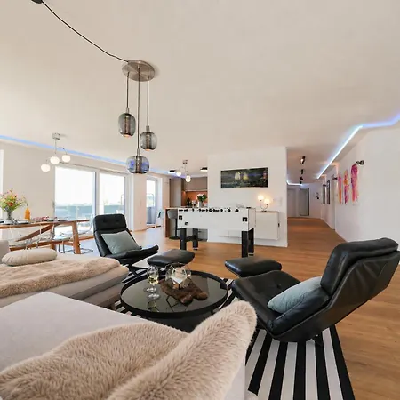 Penthouse Mit Whirlpool, Sauna, Xxl-terrasse Mit Bergblick&tischfußball
