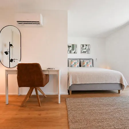 Apartment Penthouse Mit Whirlpool, Sauna, Xxl-terrasse Mit Bergblick&tischfußball