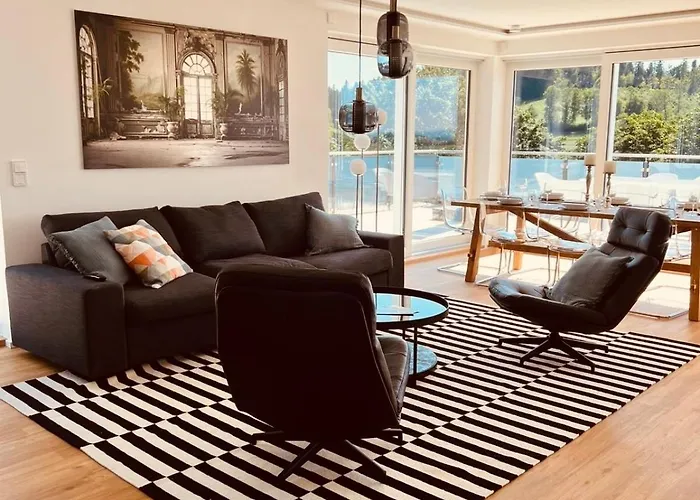 Modernes Penthouse Mit Whirlpool, Xxl-terrasse Mit Bergblick & Tischfussball Apartamento *