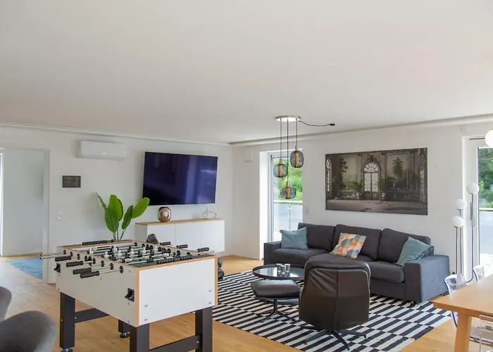 Modernes Penthouse Mit Whirlpool, Xxl-terrasse Mit Bergblick & Tischfussball *