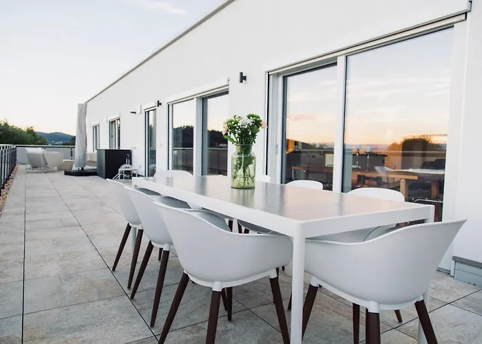 Apartamento Modernes Penthouse Mit Whirlpool, Xxl-terrasse Mit Bergblick & Tischfussball