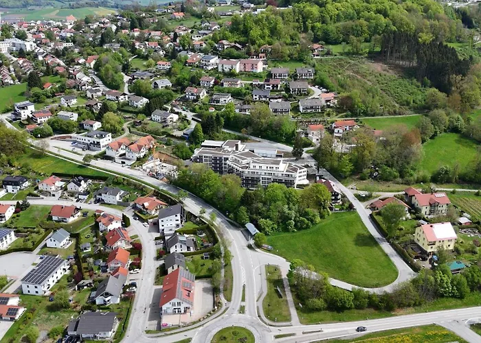 Modernes Penthouse Mit Whirlpool, Xxl-terrasse Mit Bergblick & Tischfussball *